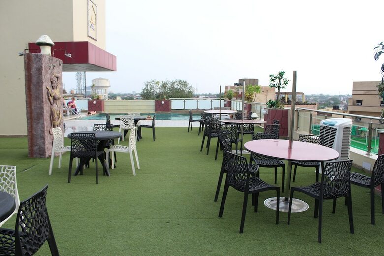 Hotel Atulyaa Taj