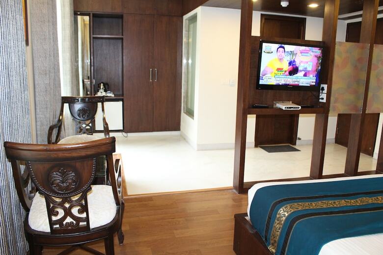 Hotel Atulyaa Taj
