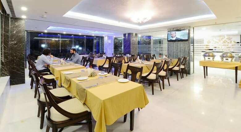 Hotel Atulyaa Taj