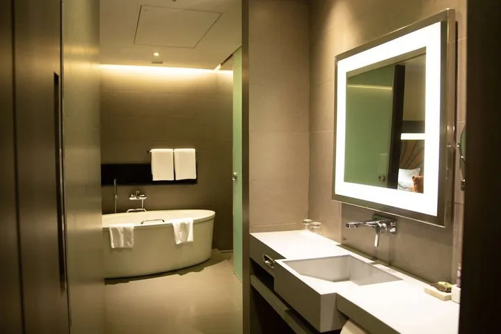 Novotel Kolkata Hotel And Residences