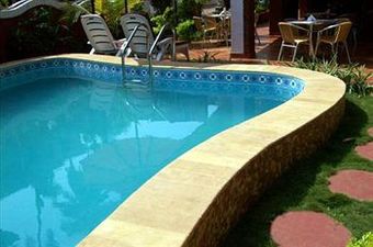 Hotel Renzo's Inn