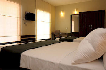 Hotel Concord Grand