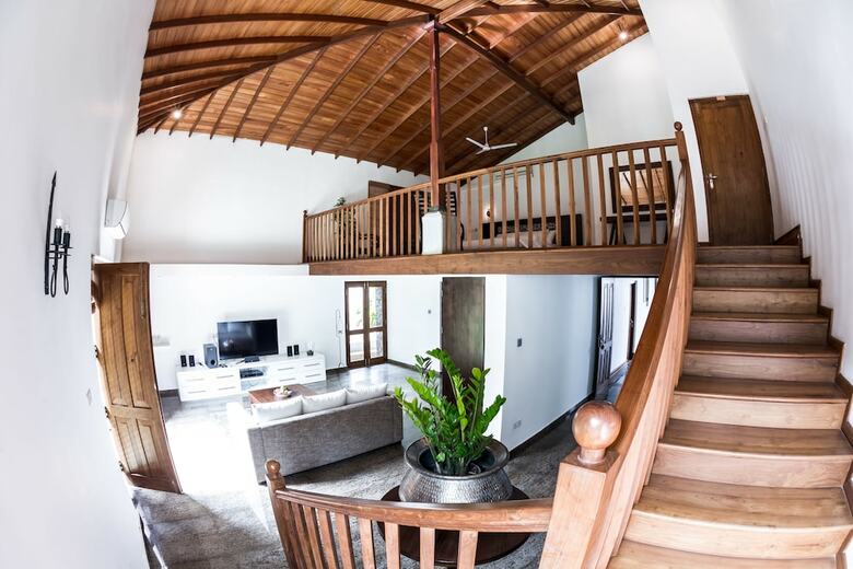 Villa White Queen