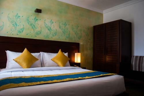 Ceylon City Hotel