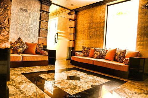 Ceylon City Hotel