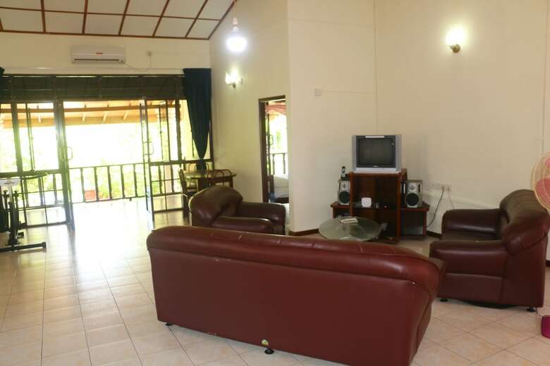 Villa Sayuru Inn