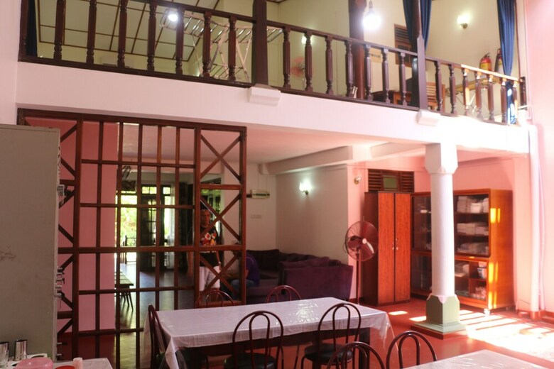 Villa Sayuru Inn