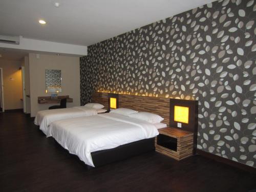 Waterfront Boutique Hotel