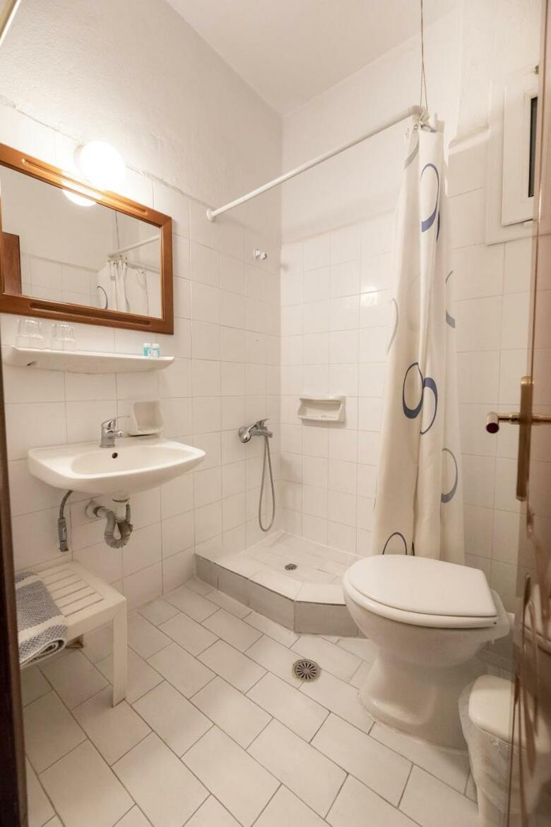 Hotel Famissi