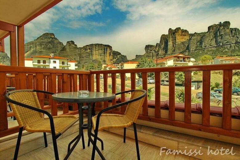 Hotel Famissi