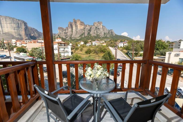 Hotel Famissi