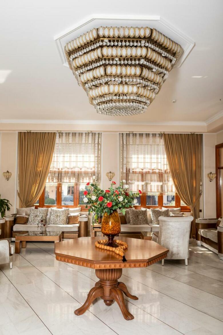 Hotel Famissi