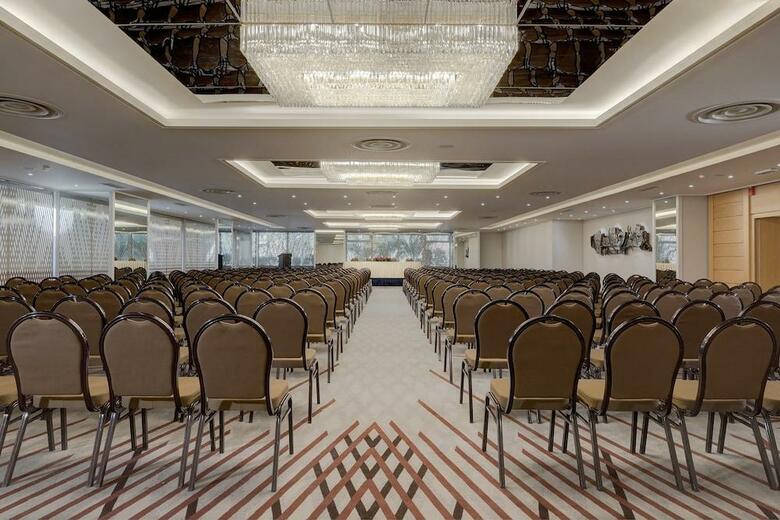 Hotel Divani Caravel