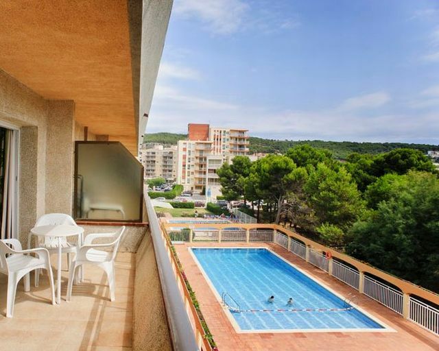 Apartamentos Salles Beach