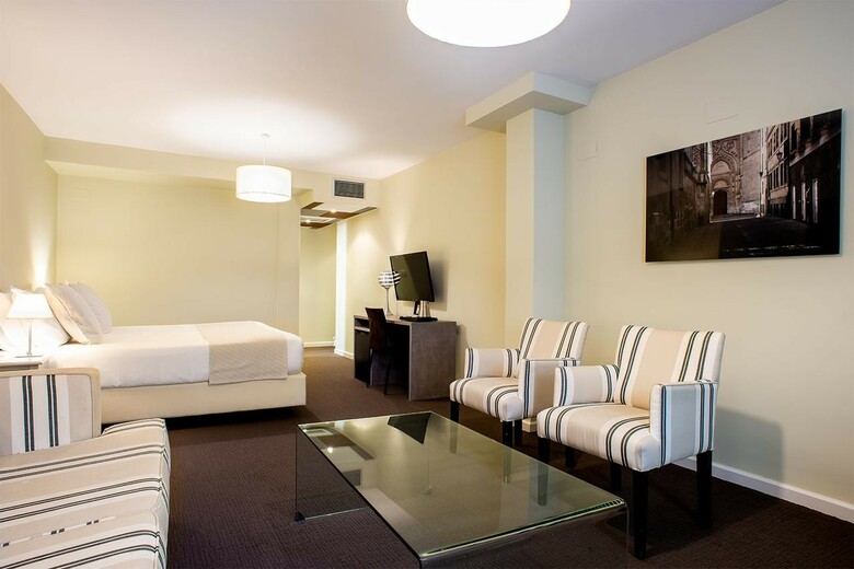 Hotel Ikonik Plaza Mercado