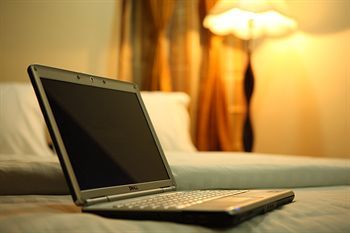 Meenakshi�s Sunshine Hotel