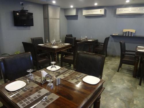 Mango Hotels, Nagpur - Central Avenue Road