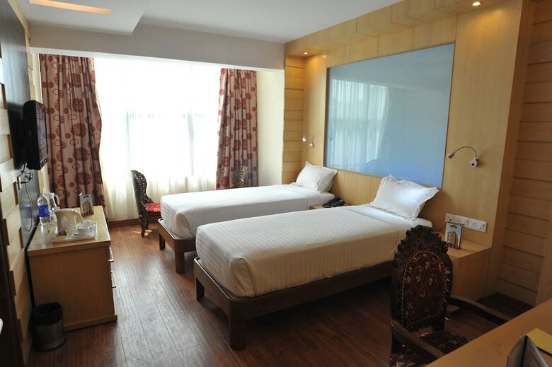 Hotel Emarald