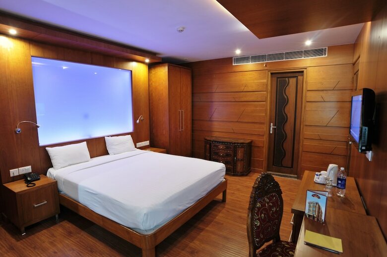 Hotel Emarald