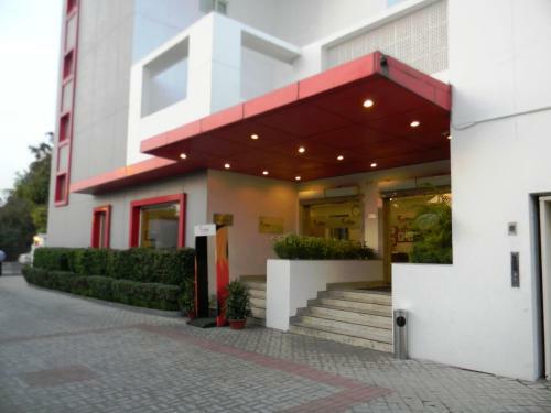 Red Fox Hotel East Delhi