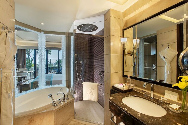 Kempinski Ambience Hotel Delhi