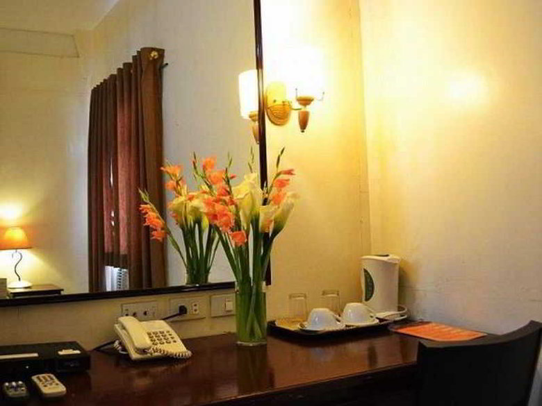 The Ritz Hotel At Garden Oases