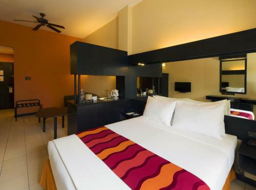 Hotel Microtel Inn By Wyndham Davao