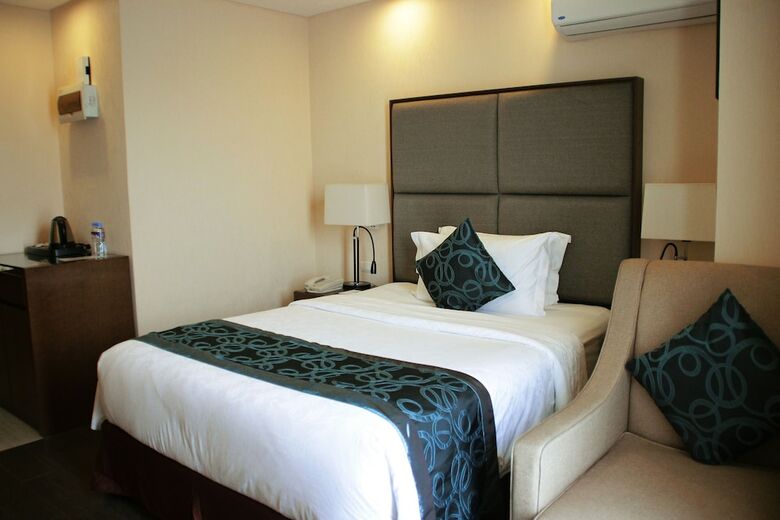Golden Phoenix Hotel Manila