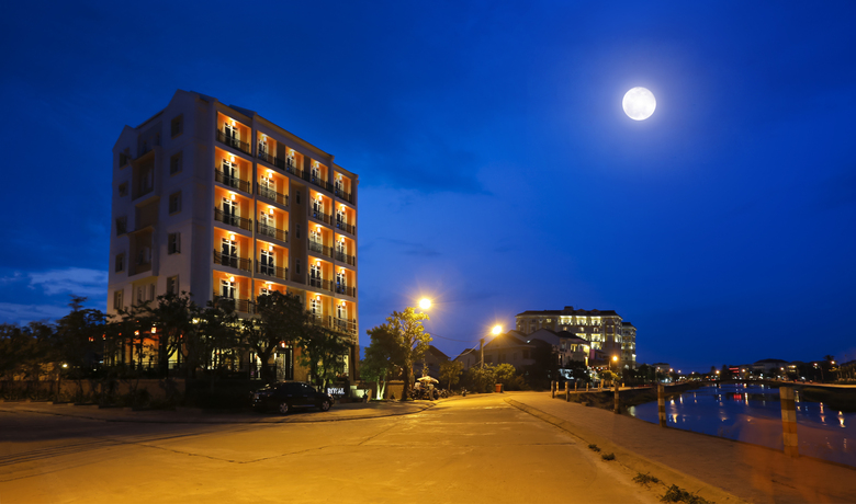 Royal Riverside Hoi An Hotel