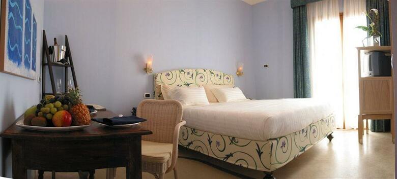 Hotel Tombolo Talasso Resort