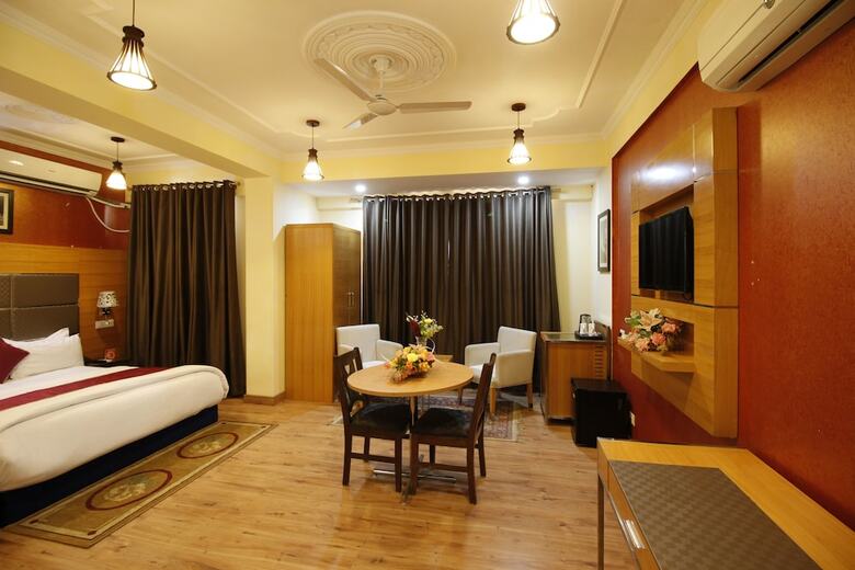 Hotel The Grand Mamta