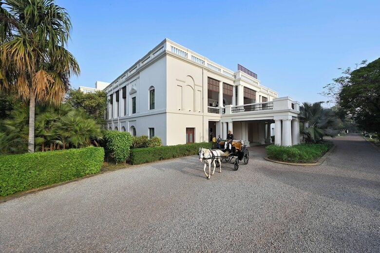 Hotel Nadesar Palace