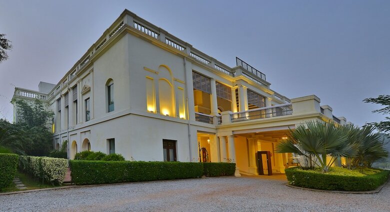 Hotel Nadesar Palace