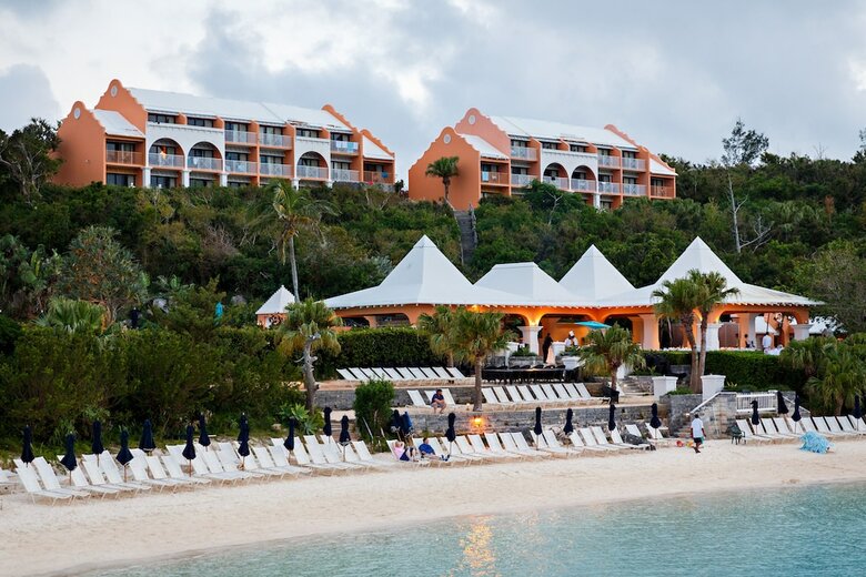 Hotel Grotto Bay Beach Resort