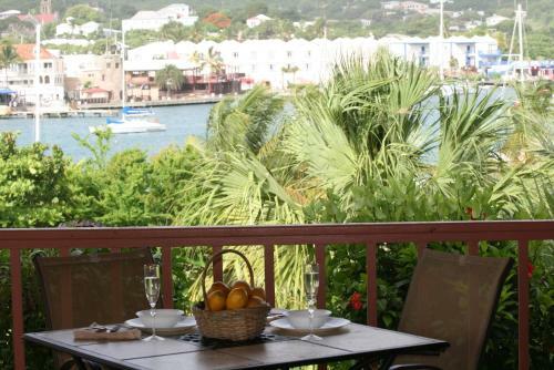 Hotel On The Cay