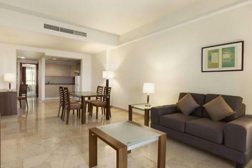 Ramada Beach Hotel Ajman