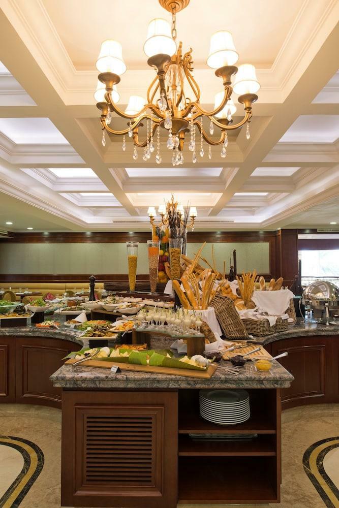 Warwick Doha Hotel