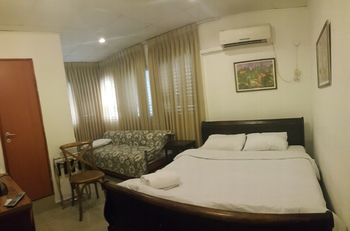 Sea Side Hotel