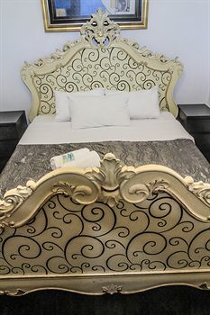 Sea Side Hotel