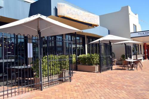 O'shea's Royal Hotel