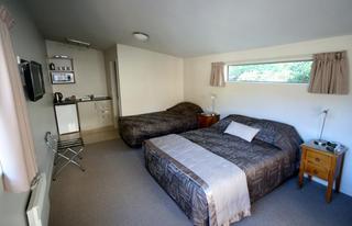Motel 10 Cottages