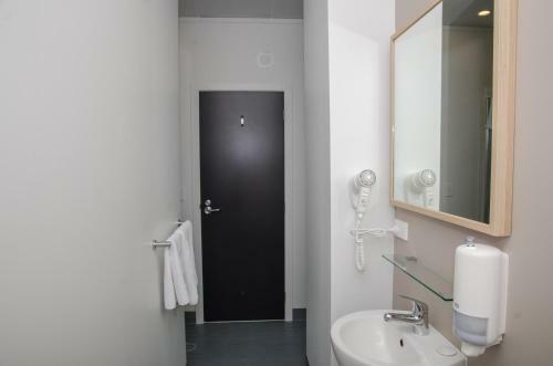 The Setup On Manners Serviced Apartments