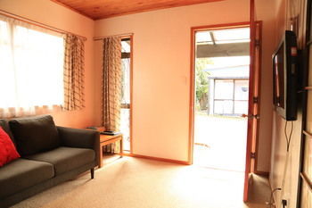 Papakura Motor Lodge & Motel