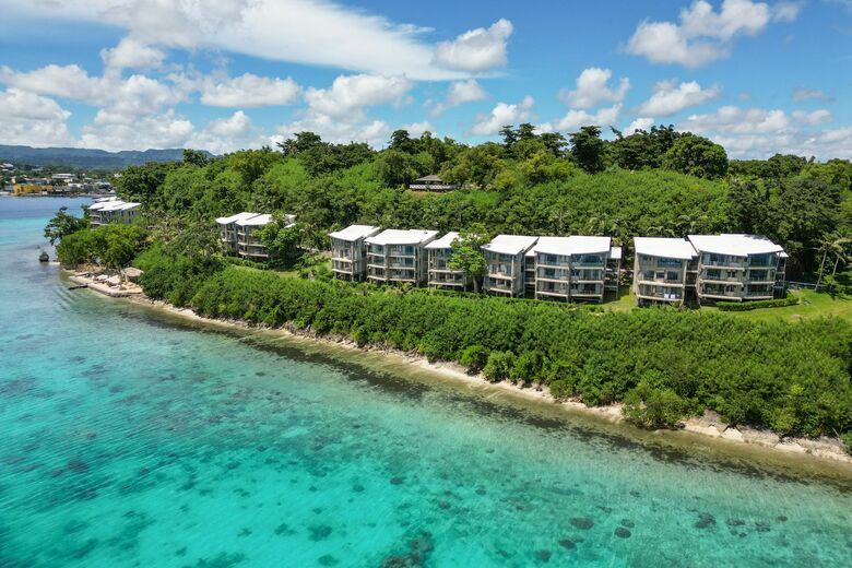 Hotel Iririki Island Resort