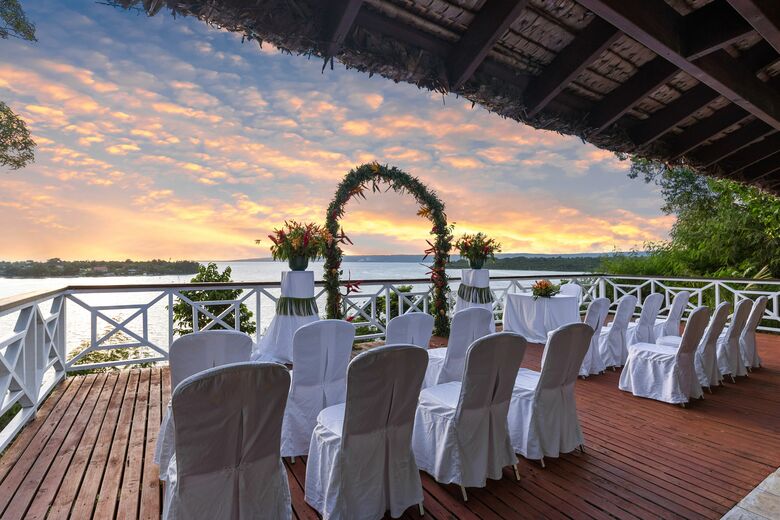 Hotel Iririki Island Resort