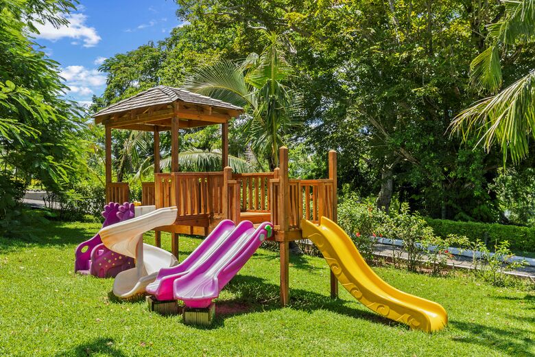 Hotel Iririki Island Resort