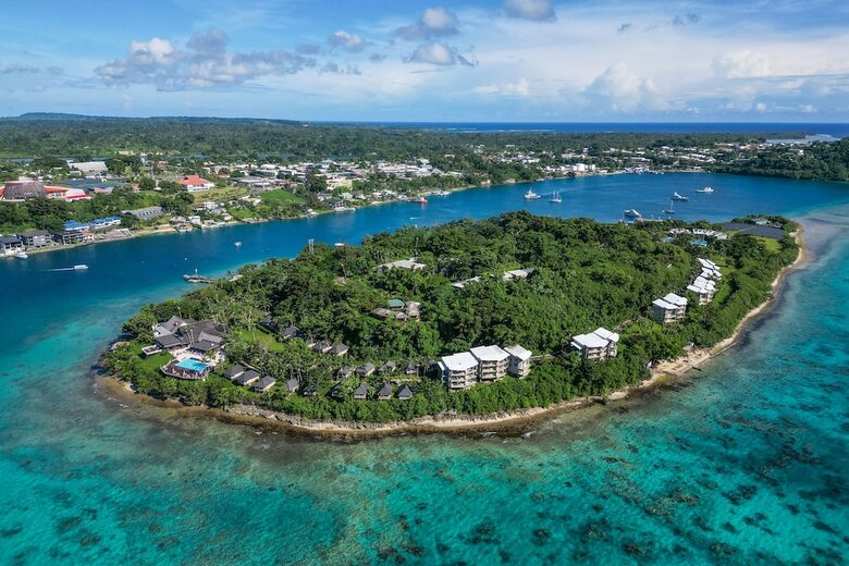 Hotel Iririki Island Resort