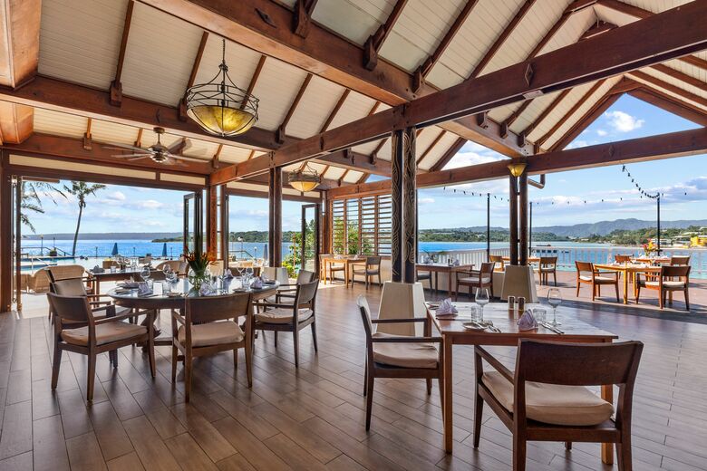 Hotel Iririki Island Resort