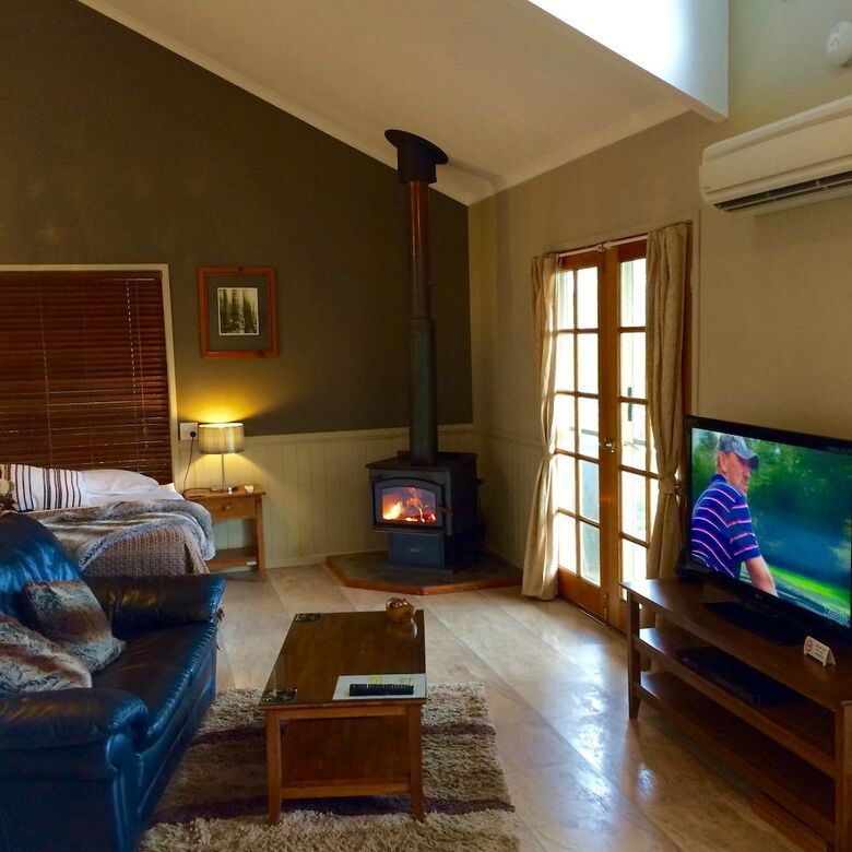 Villa Maleny Luxury Cottages