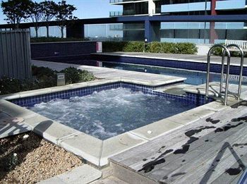 Aparthotel Apartments @ Docklands